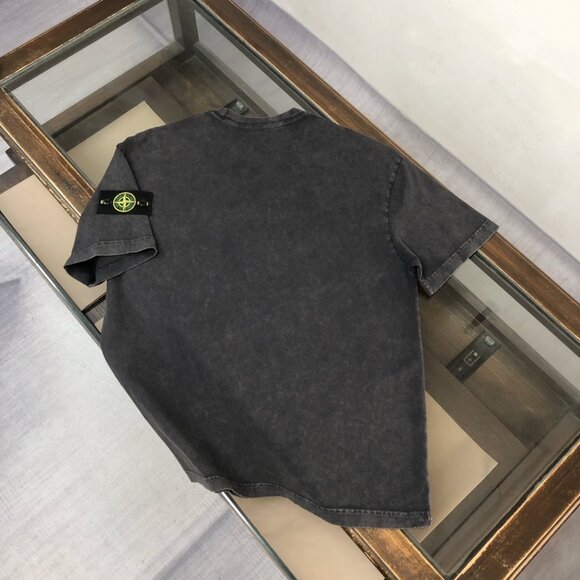 Stone Island T - shirt and Shorts - Picture 3 of 9